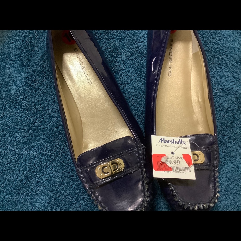 NWT Bandolino women blue flats 10m